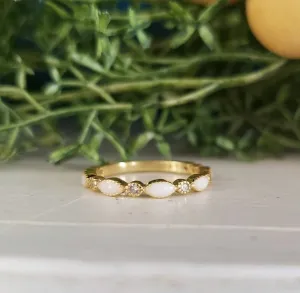 Classic Mother's Ring - 14k Yellow Gold