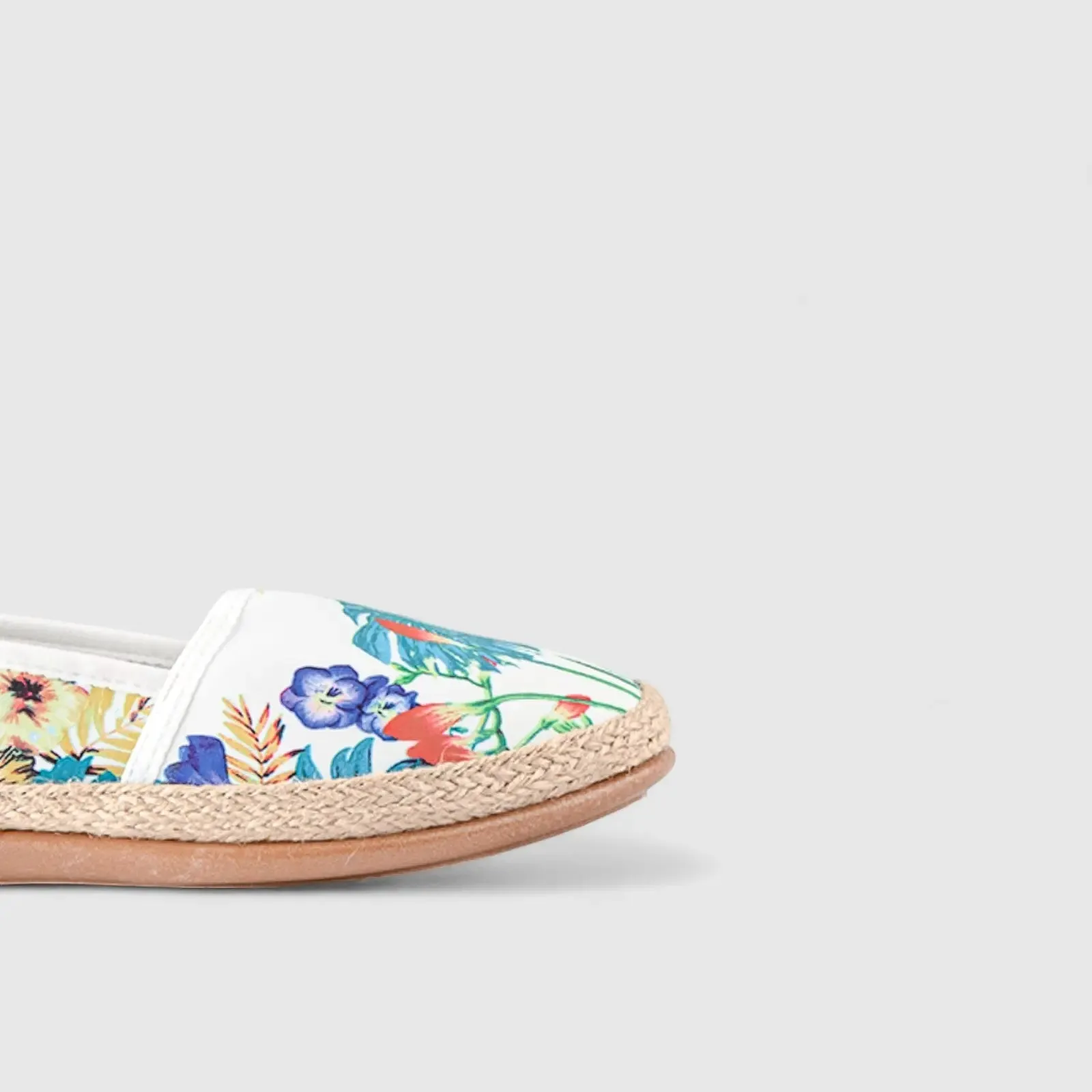 Comfort Pump White  Floral 10546