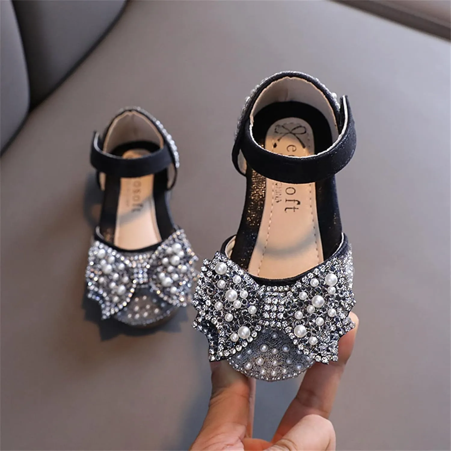 Fashion Spring and Summer Children Dance Shoes Girls Dress Performance Princess Shoes Pearl Sequin Bow Hook Loop Simple