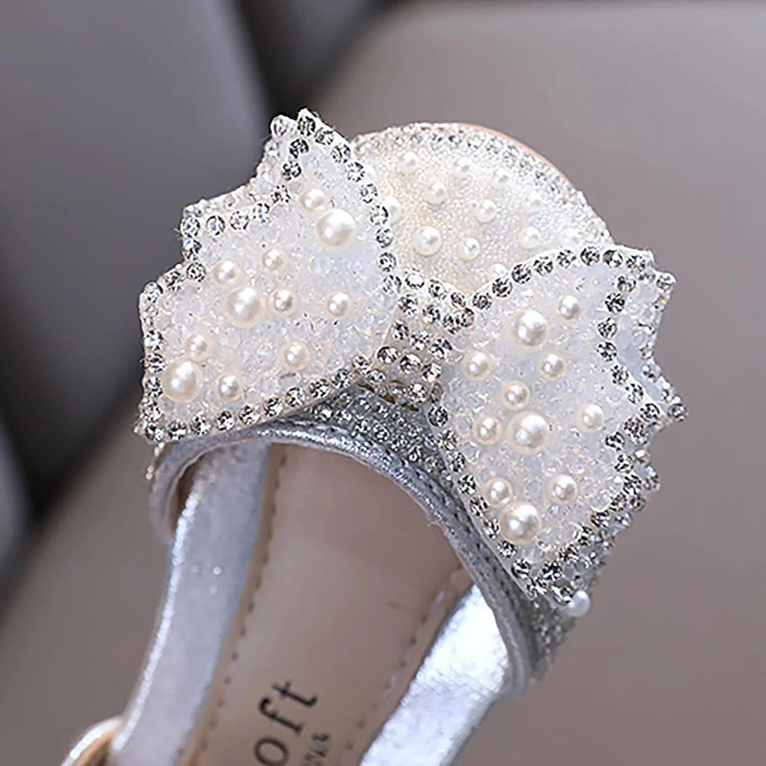 Fashion Spring and Summer Children Dance Shoes Girls Dress Performance Princess Shoes Pearl Sequin Bow Hook Loop Simple