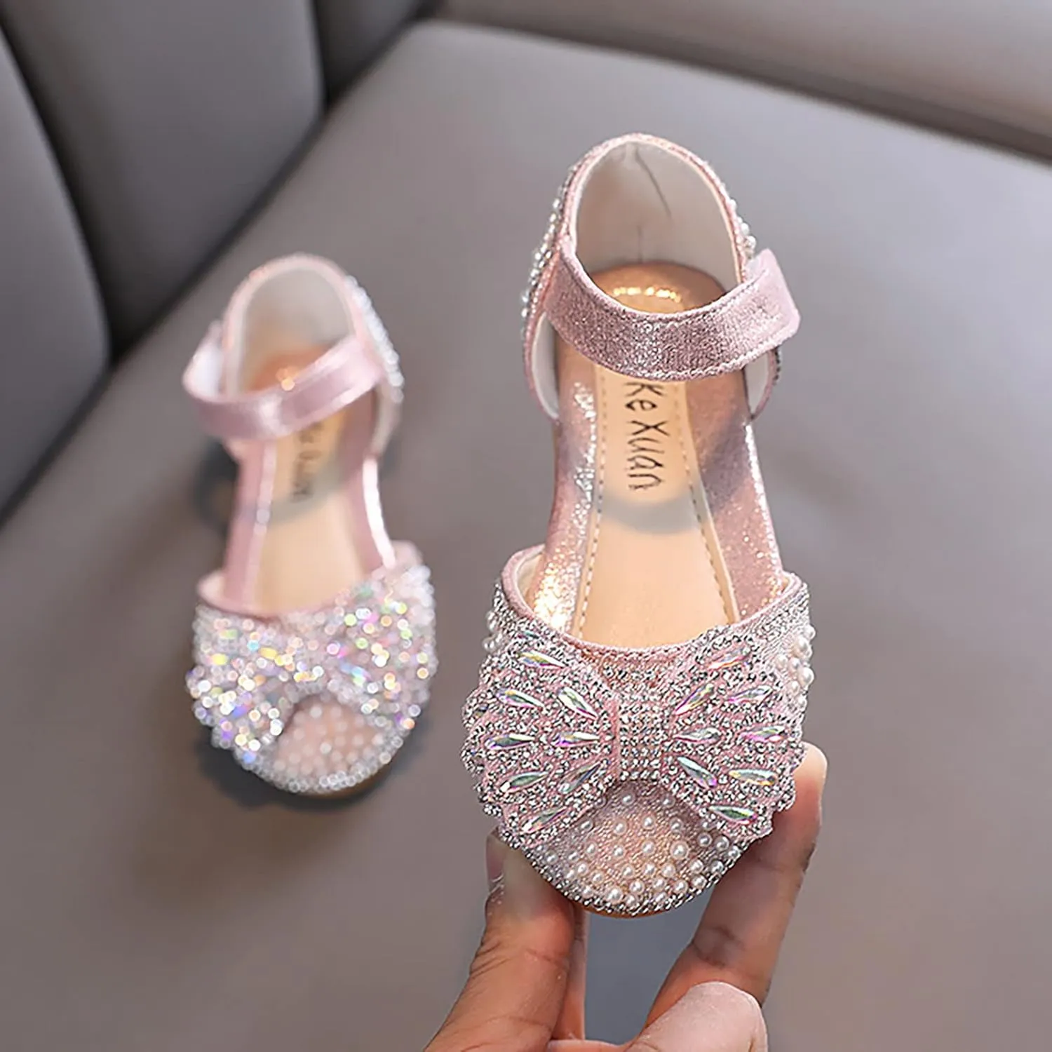 Fashion Spring and Summer Girls Dance Shoes Princess Dress Performance Shoes Pearl Rhinestone Bow Hook Simple
