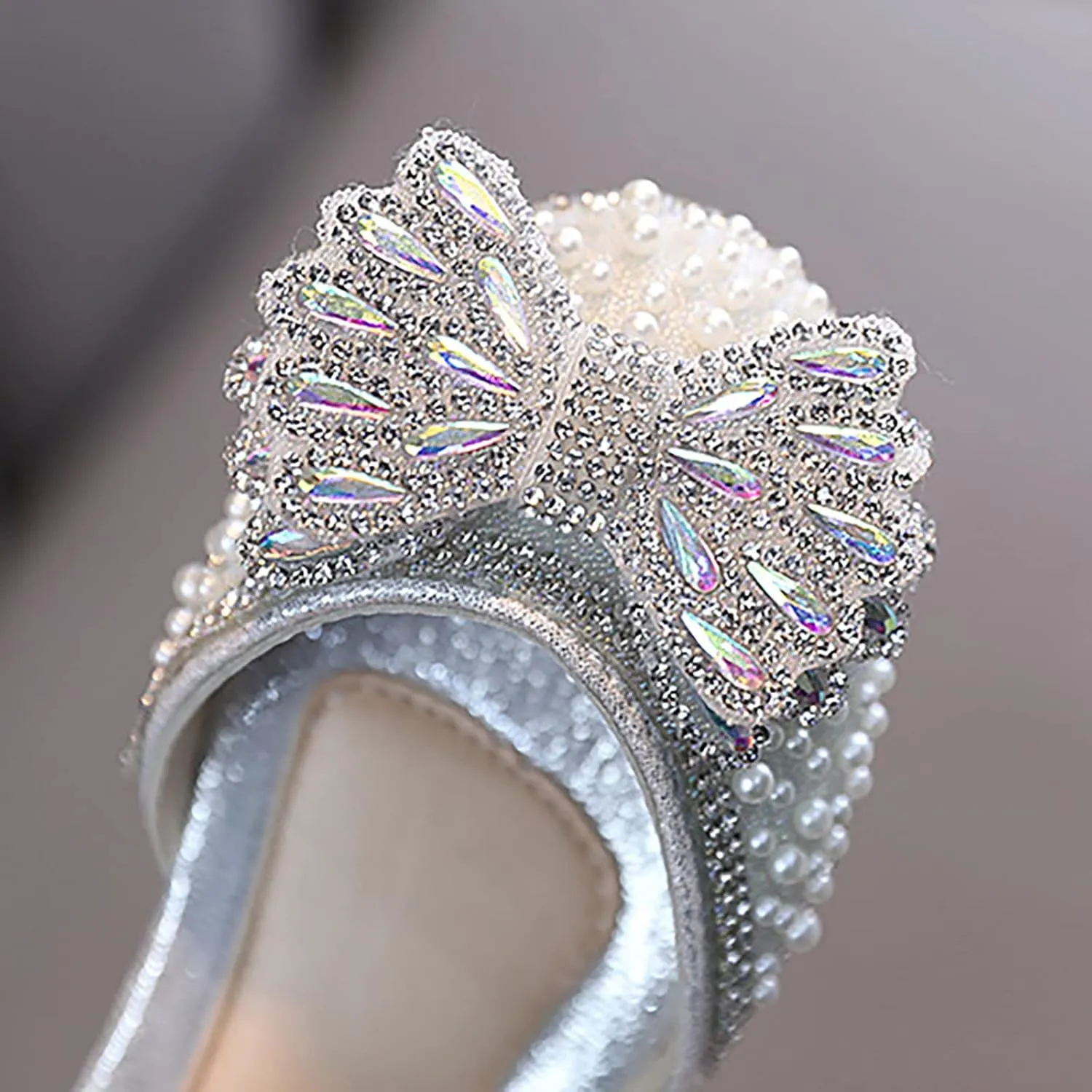 Fashion Spring and Summer Girls Dance Shoes Princess Dress Performance Shoes Pearl Rhinestone Bow Hook Simple