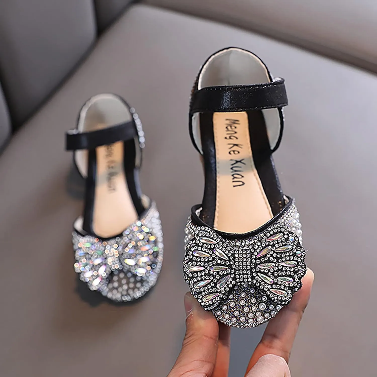 Fashion Spring and Summer Girls Dance Shoes Princess Dress Performance Shoes Pearl Rhinestone Bow Hook Simple