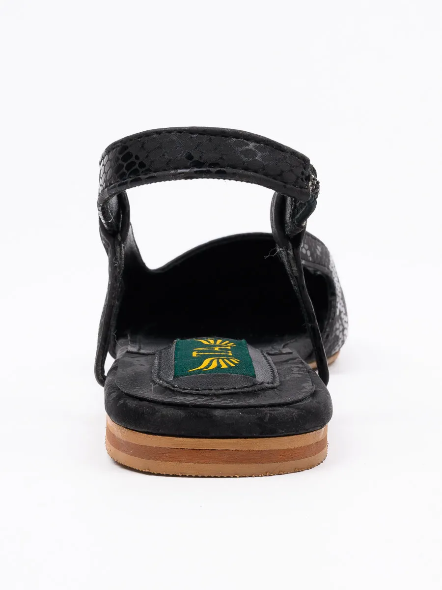 Women Slink Back Pumps
